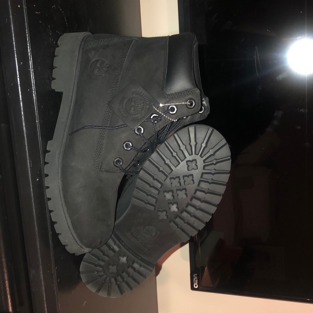Black timberland boots
